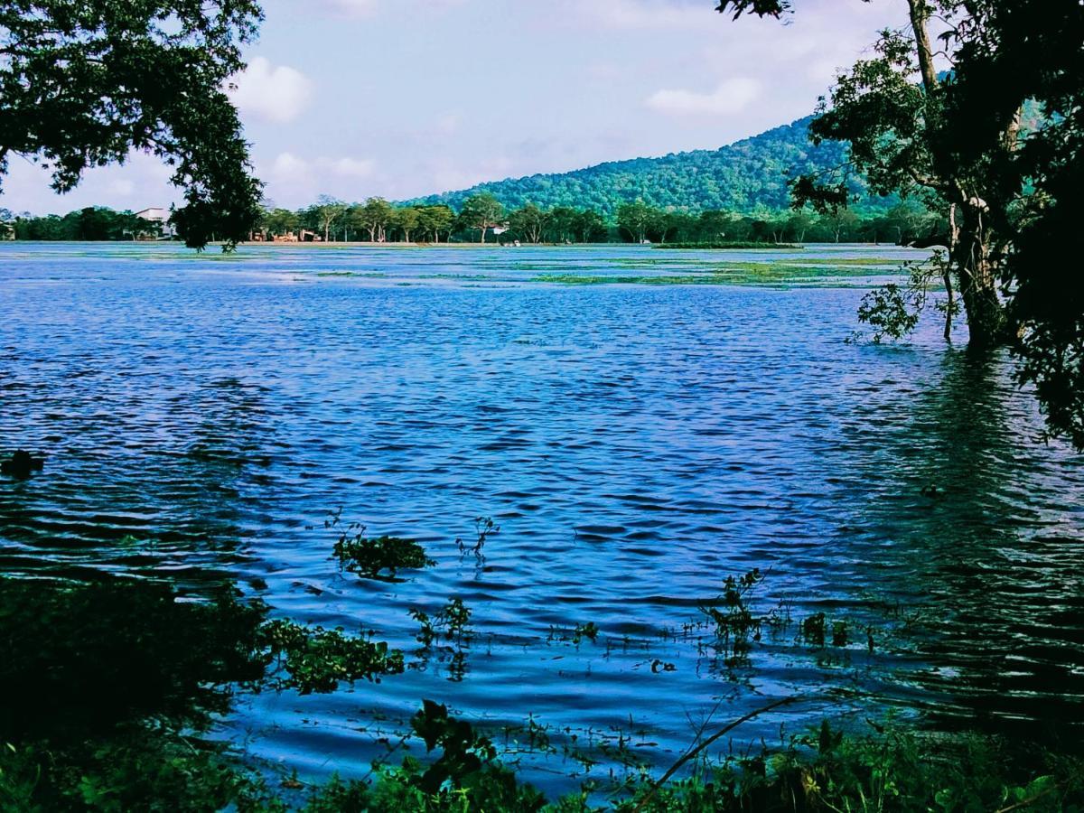 Lake Front Yala Safari Катарагама Екстериор снимка